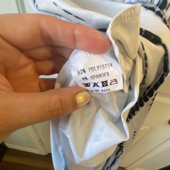 NWT tie dye maxi dress. Size S/M. Pockets. - Picture 5 of 9